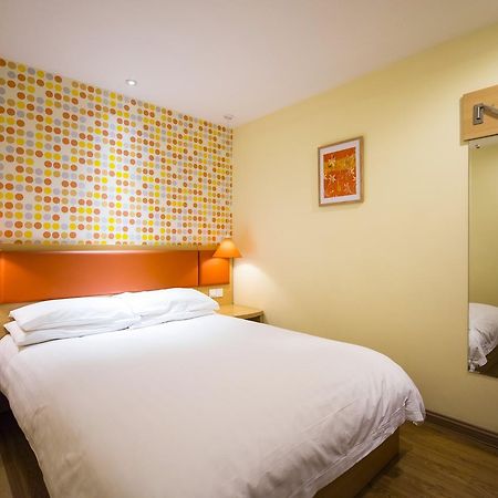 Home Inn Dalian Development Zone Light Railway Station Екстер'єр фото