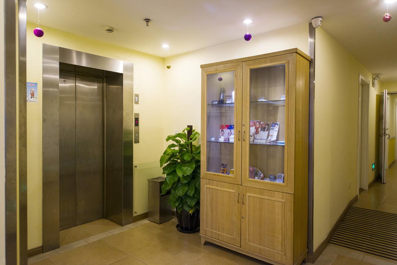 Home Inn Dalian Development Zone Light Railway Station Екстер'єр фото
