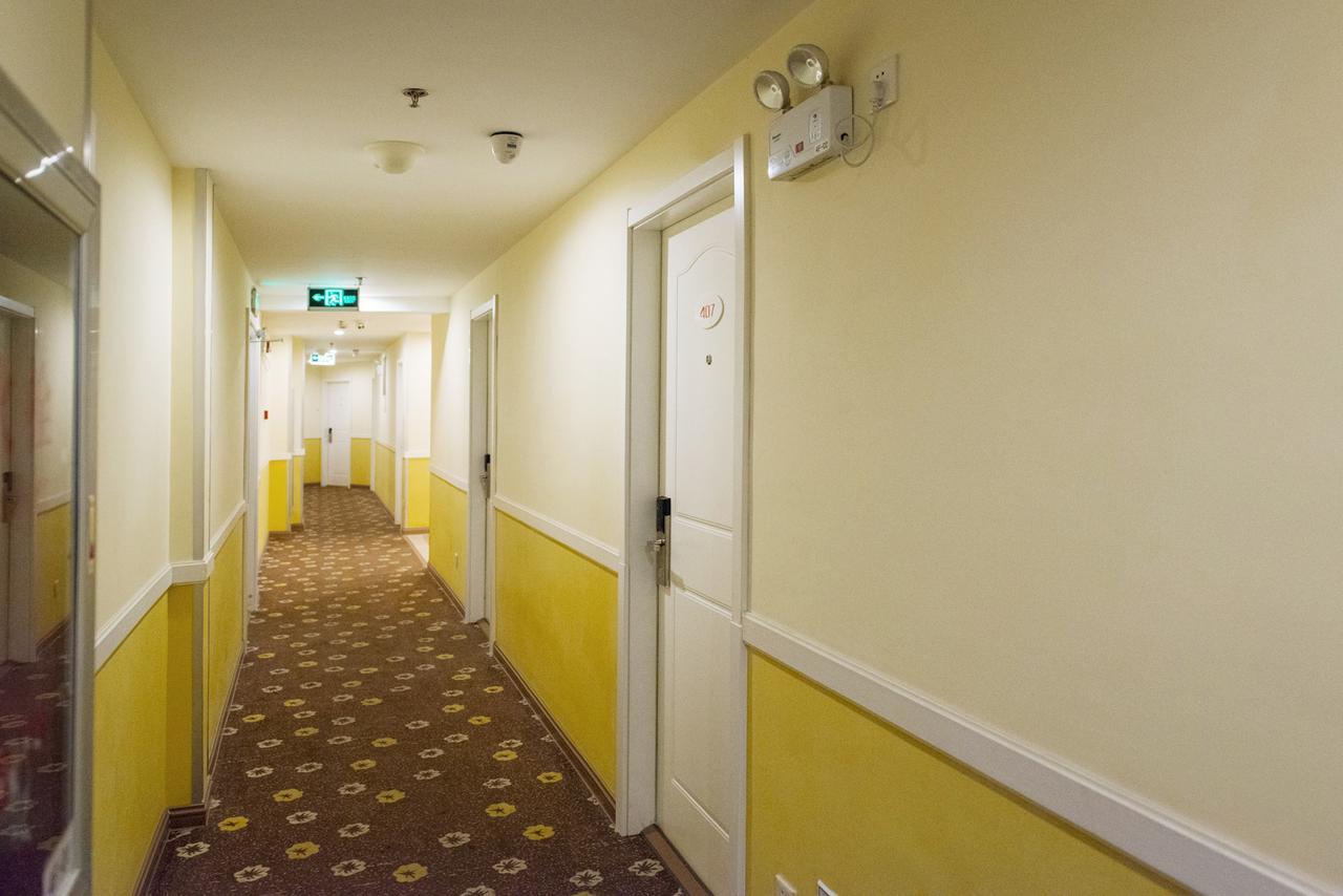 Home Inn Dalian Development Zone Light Railway Station Екстер'єр фото